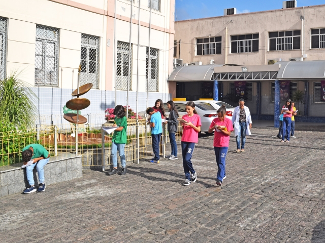 TOUR PELA ESCOLA - PRATICANDO OS CONHECIMENTOS SOBRE SUBSTANTIVO - 6º ANO - 16/02/2023