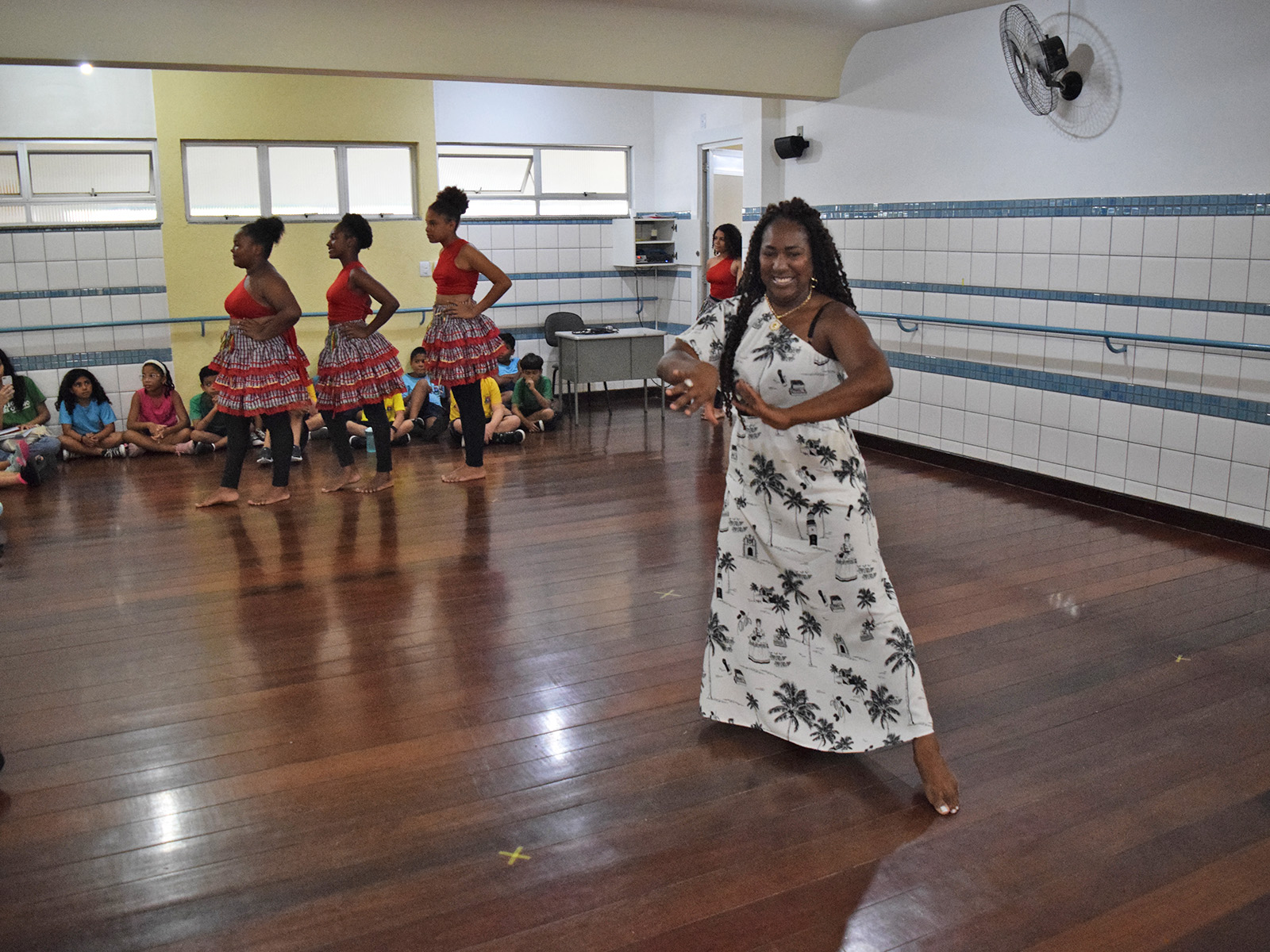 DIA DA MULHER - A ARTE DE DANÇAR NA BAHIA - 3º ANO - 08/03/2023