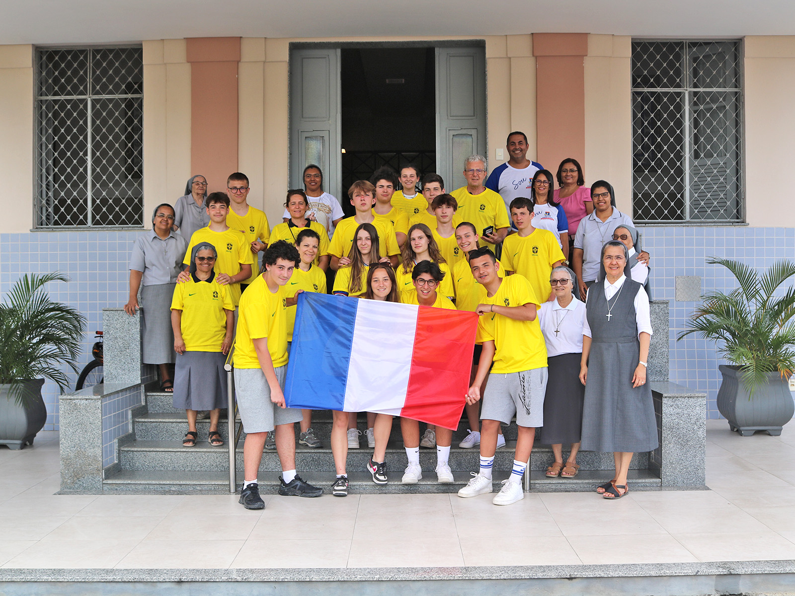 INTERCÂMBIO DOS ALUNOS DO COLÉGIO SAINT-VICTOR (VALENCE-FRANÇA) DA REDE DE EDUCAÇÃO SACRAMENTINA EM VISITA AO COLÉGIO PADRE OVÍDIO - 12/04/2023