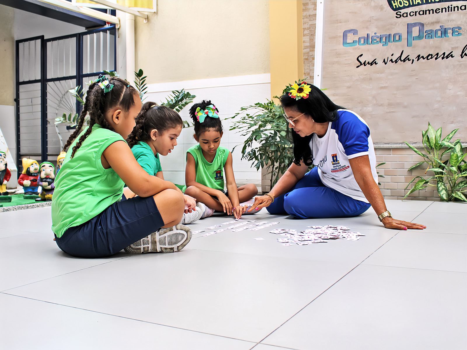 CONSTRUÇÃO DE PALAVRAS COM ALFABETO MÓVEL - 1º ANO B - 12/03/2025